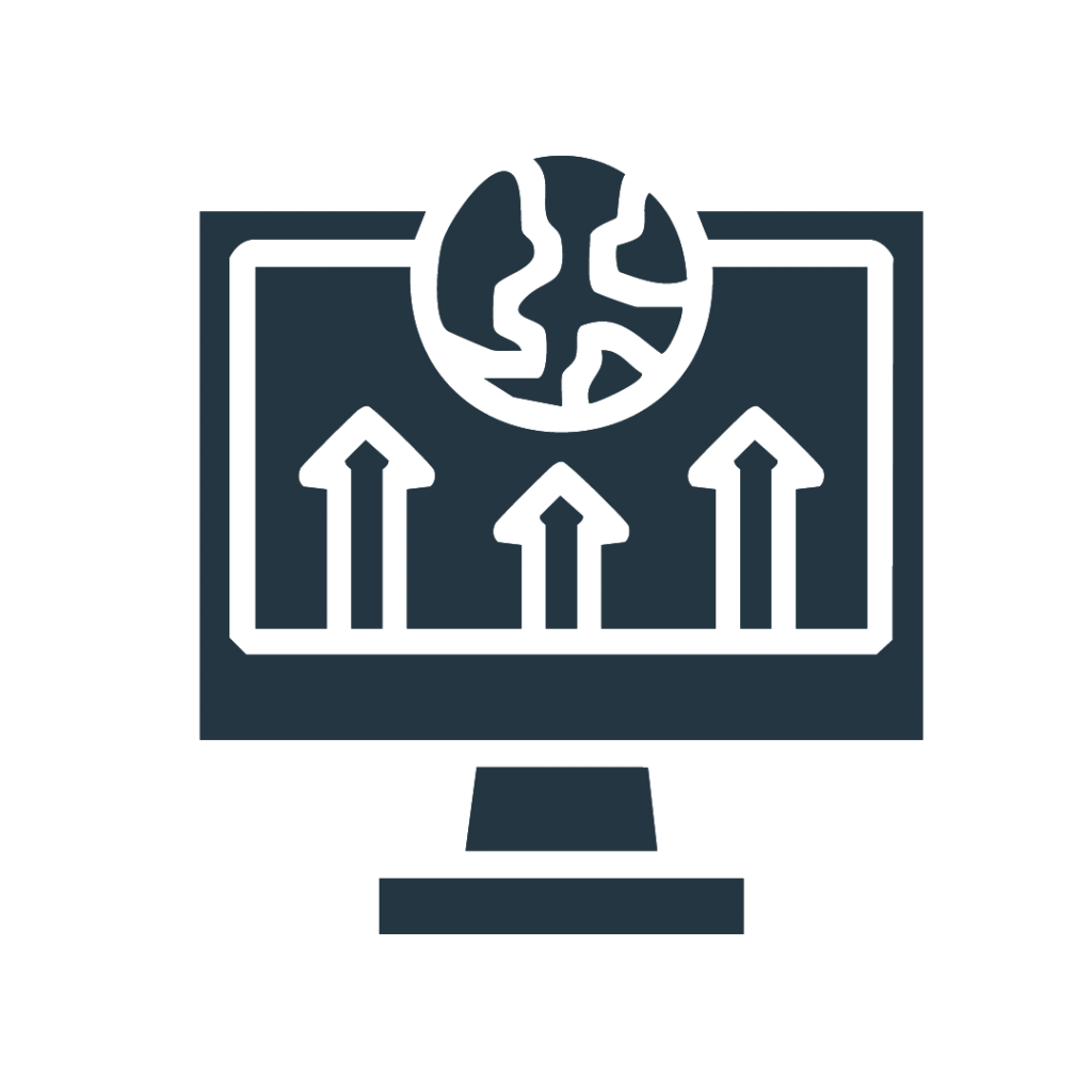 Servicio de seguridad privada. Profesional de seguridad analizando información confidencial en una plataforma de inteligencia corporativa, enfocado en la prevención de riesgos empresariales.