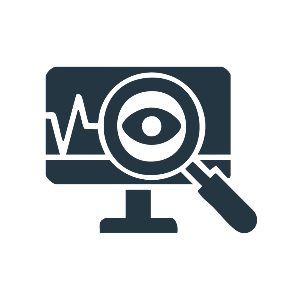 Escolta de seguridad acompañando camión de carga en carretera, brindando protección durante el transporte de mercancías para empresas.