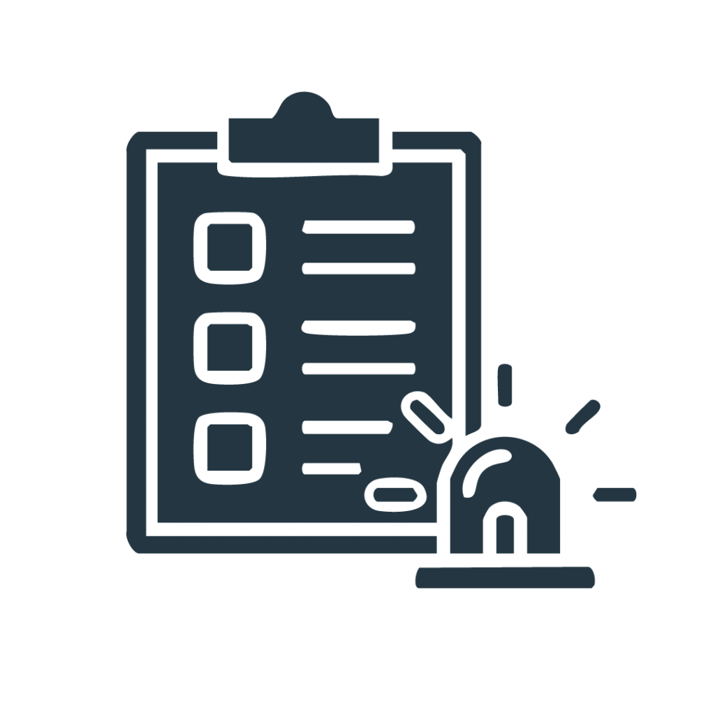 Seguridad Privada. Consultor en seguridad privada evaluando riesgos en empresa corporativa.