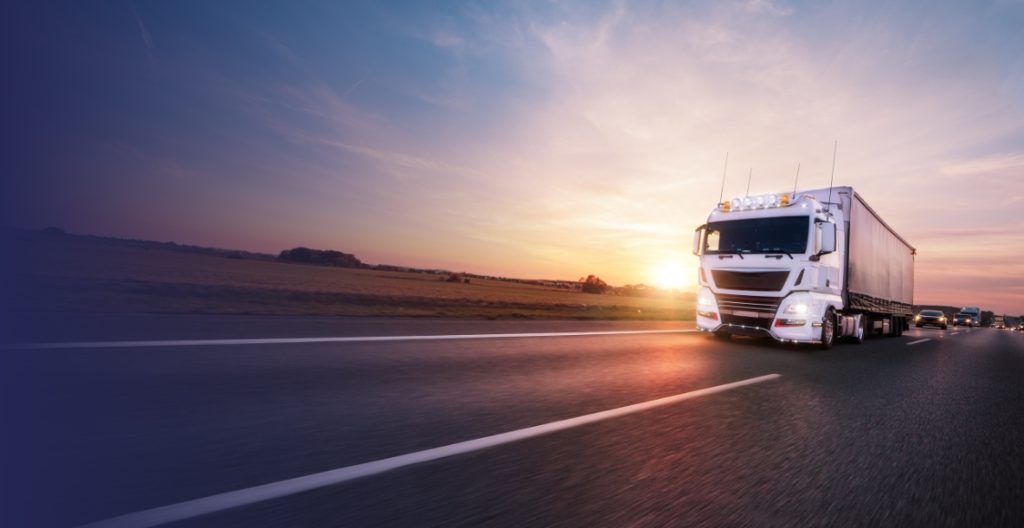 Cotiza Seguridad Privada Profesionales de seguridad escoltando transporte empresarial